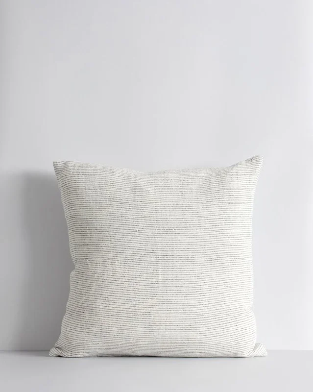 © Sandridge cushion off white