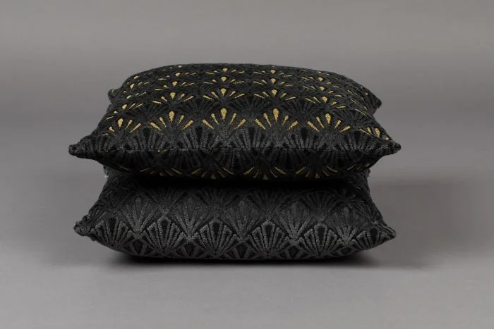 Daisy Pillow Black