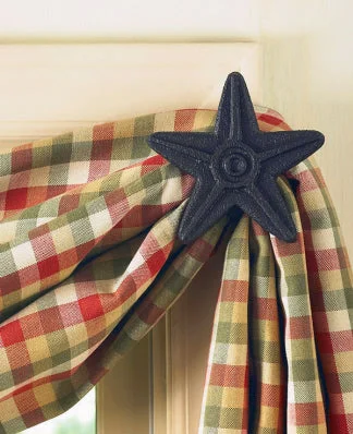 Cast Black Metal Star Curtain Hook 22-601R